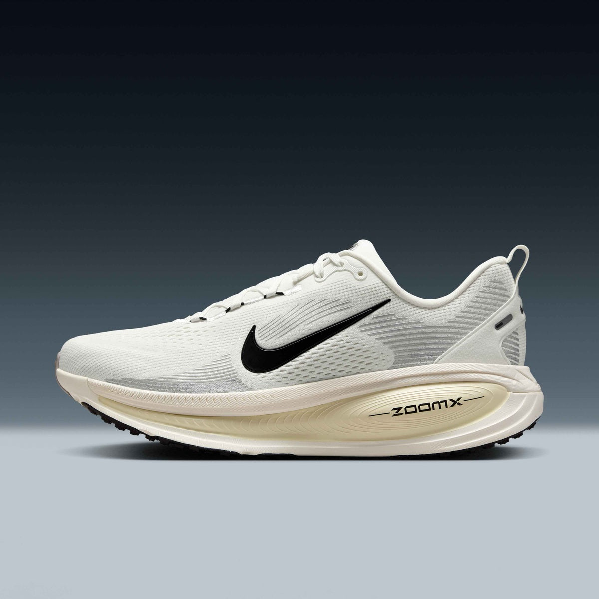 NIKE VOMERO 18 8.5