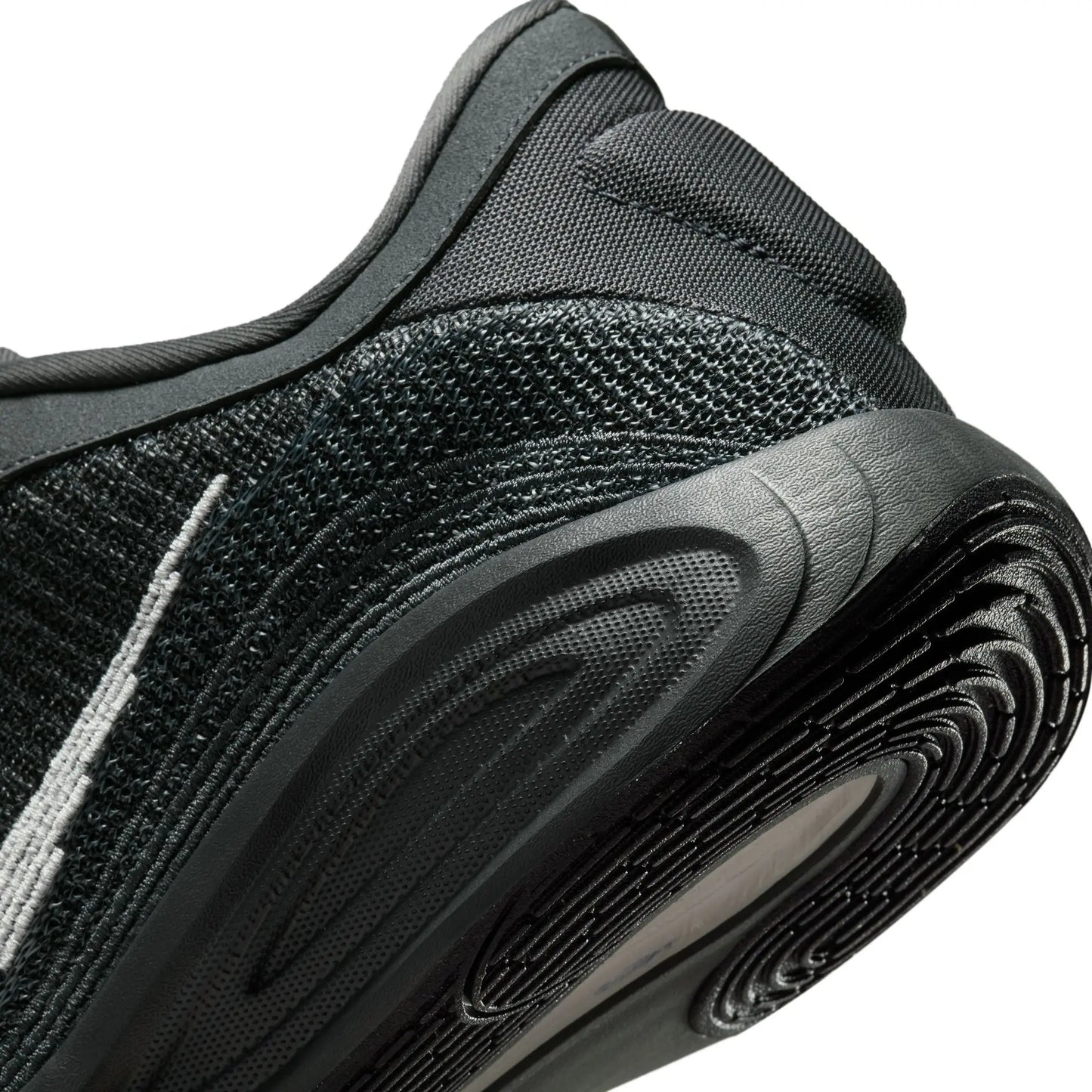 NIKE G.T Hustle Academy