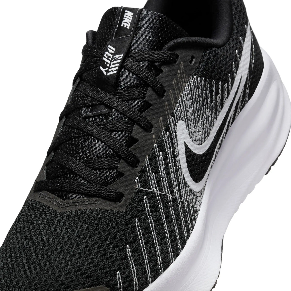 NIKE RUN DEFY