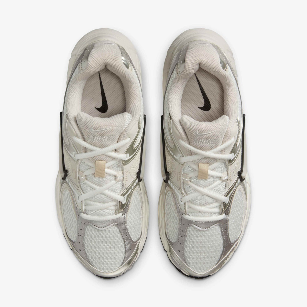 W NIKE V5 RNR