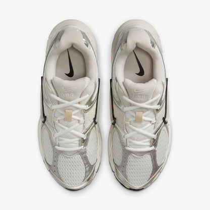 W NIKE V5 RNR