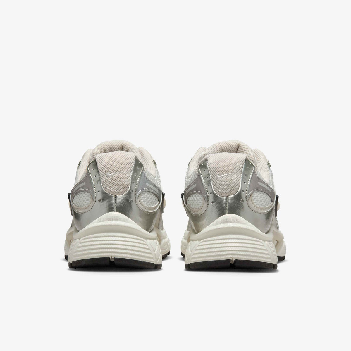 W NIKE V5 RNR