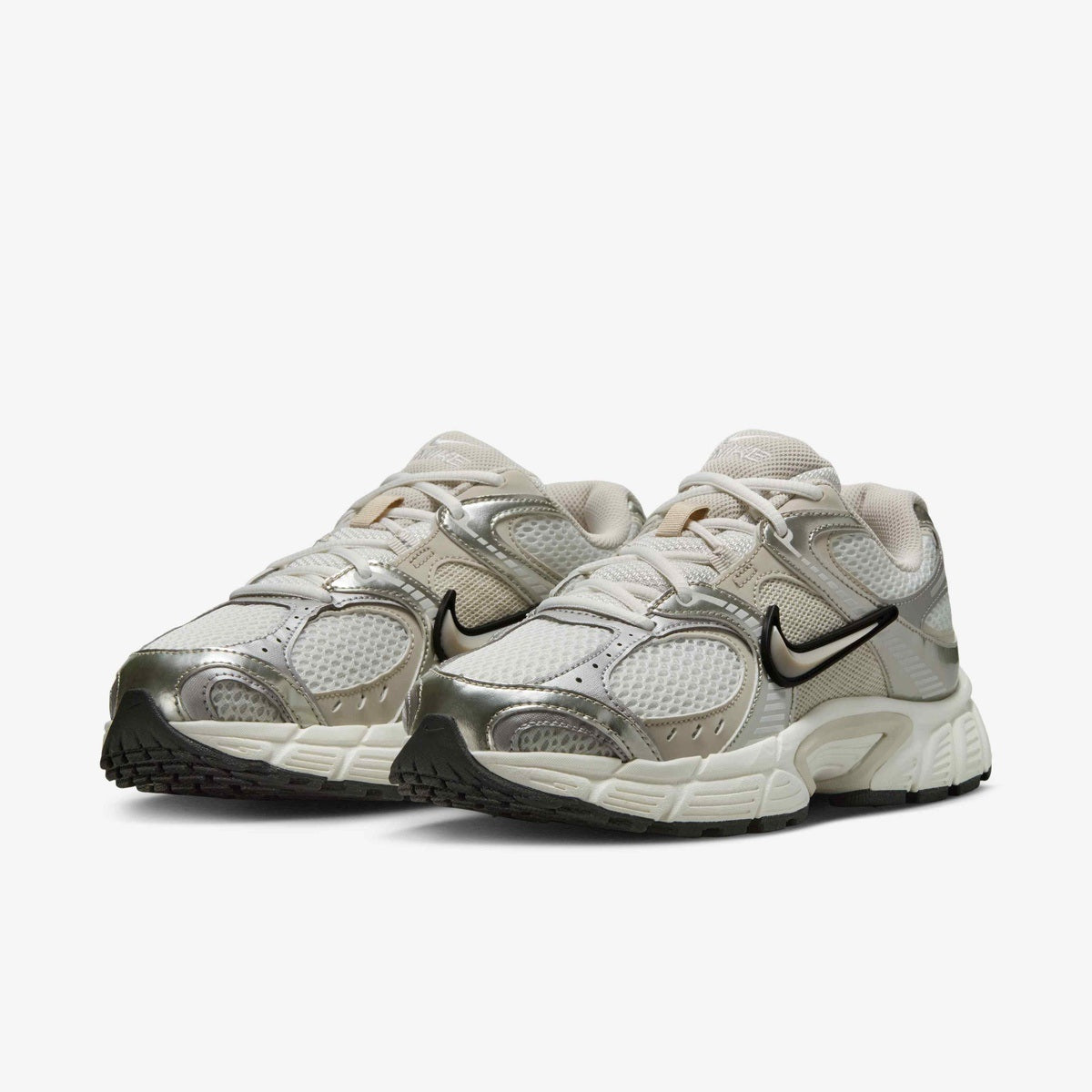W NIKE V5 RNR
