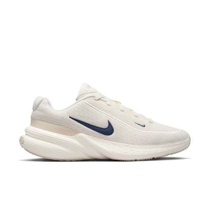 NIKE UPLIFT SC 7